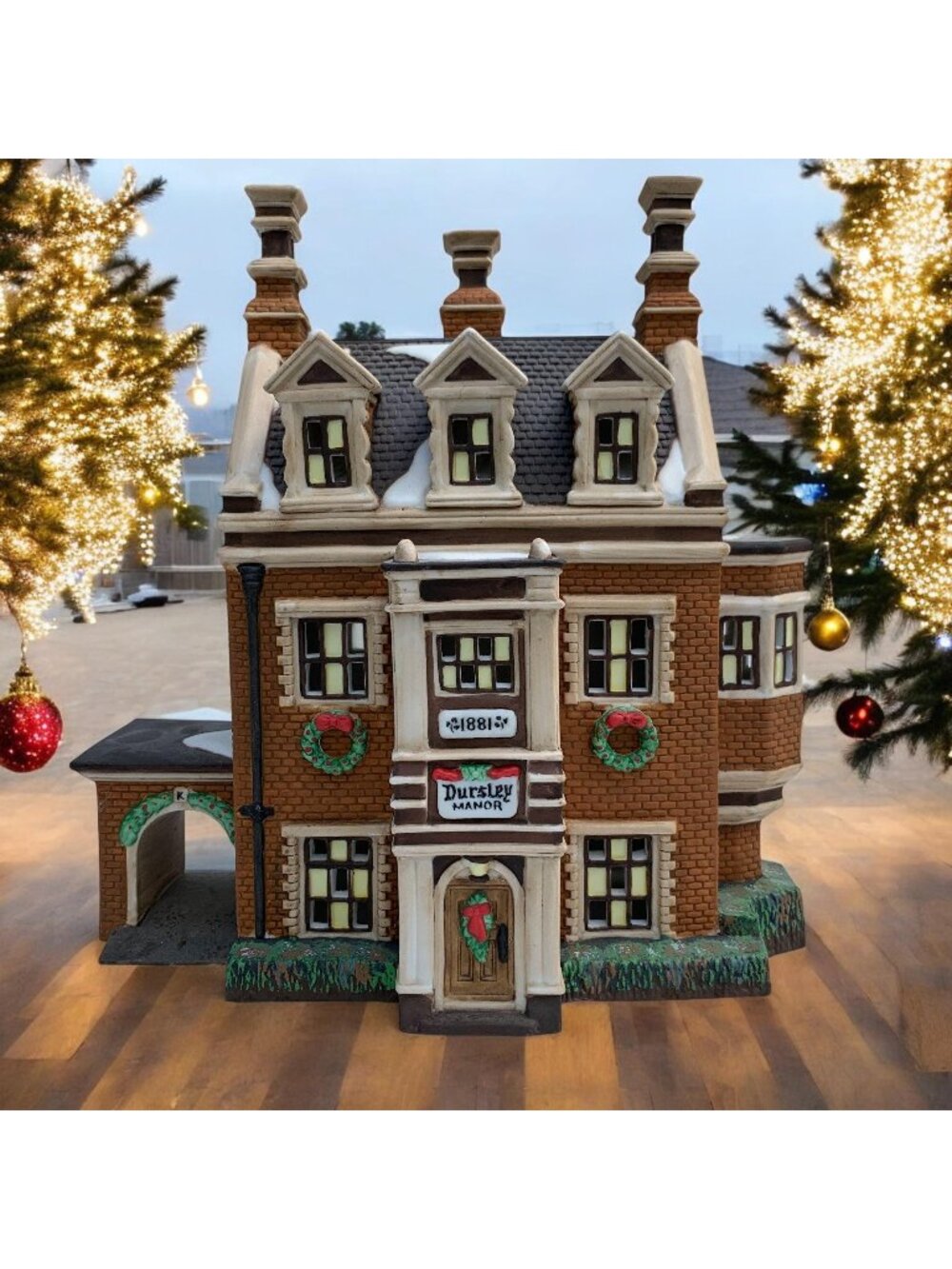 Dept 56 Dursley Manor, Dickens Village Lighted Christmas Building from 1995